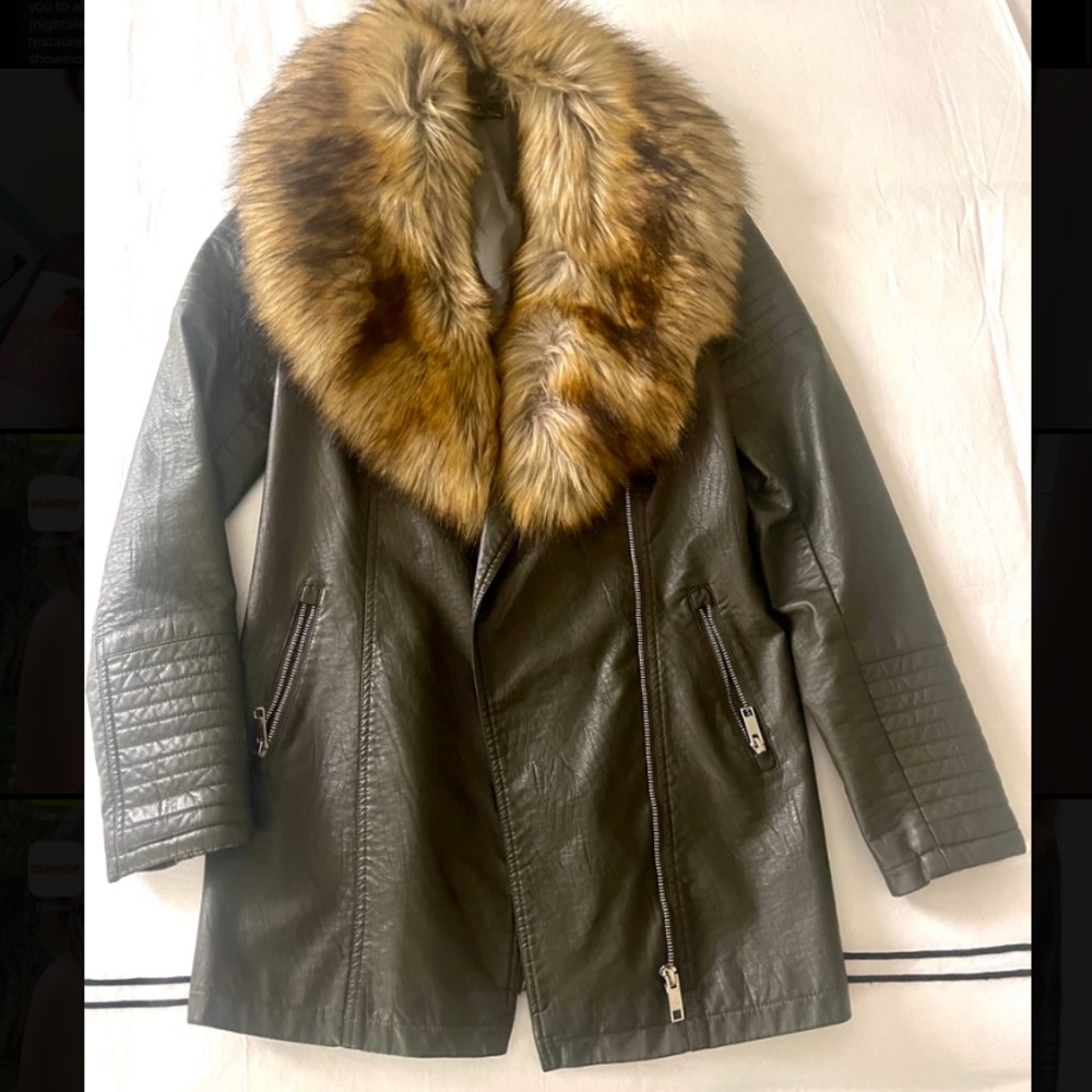 Love Token Women’s Green Faux Fur Jacket- size S